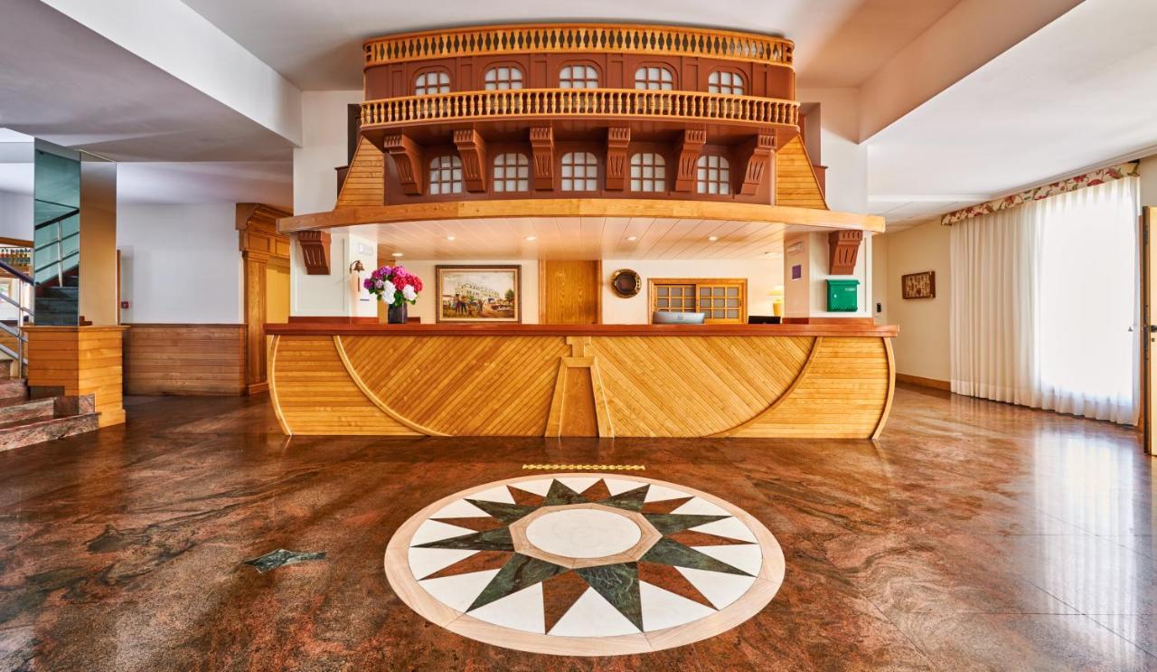 Hotel Juan De La Cosa Santoña Екстериор снимка