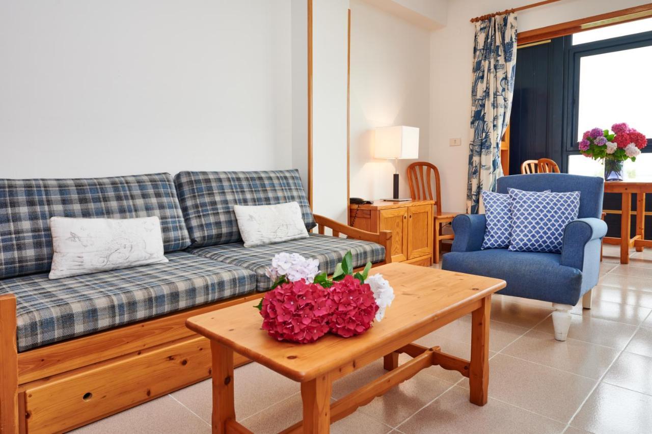Hotel Juan De La Cosa Santoña Екстериор снимка