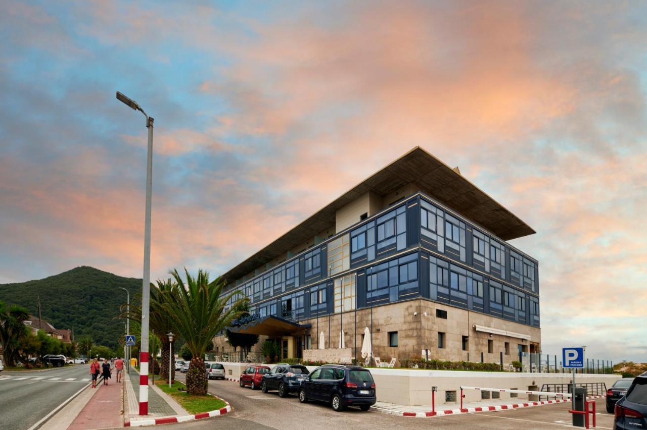 Hotel Juan De La Cosa Santoña Екстериор снимка